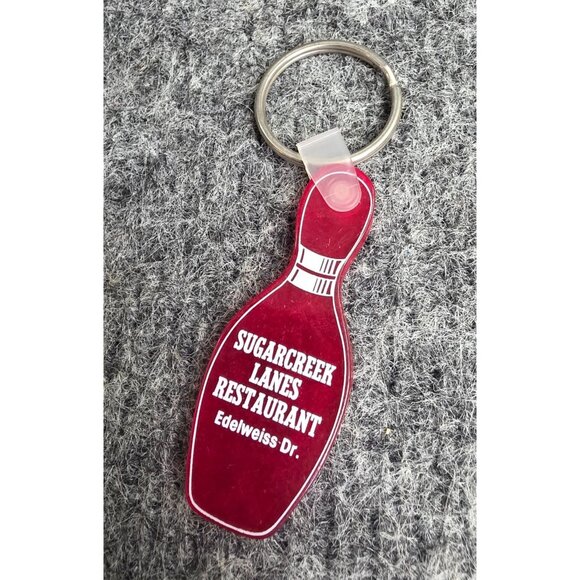 Bowling Pin Keychain Sugarcreek Lanes Restaurant Souvenir Red & White - Picture 1 of 3